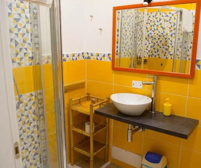 پانسیون Lanzies Guesthouse