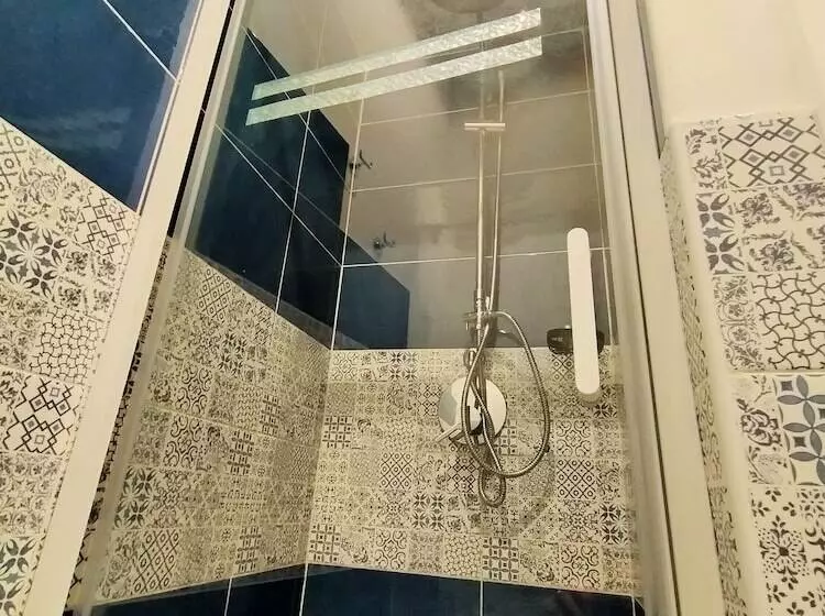 پانسیون Lanzies Guesthouse