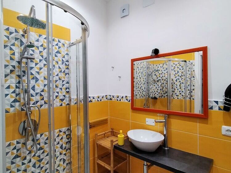 پانسیون Lanzies Guesthouse