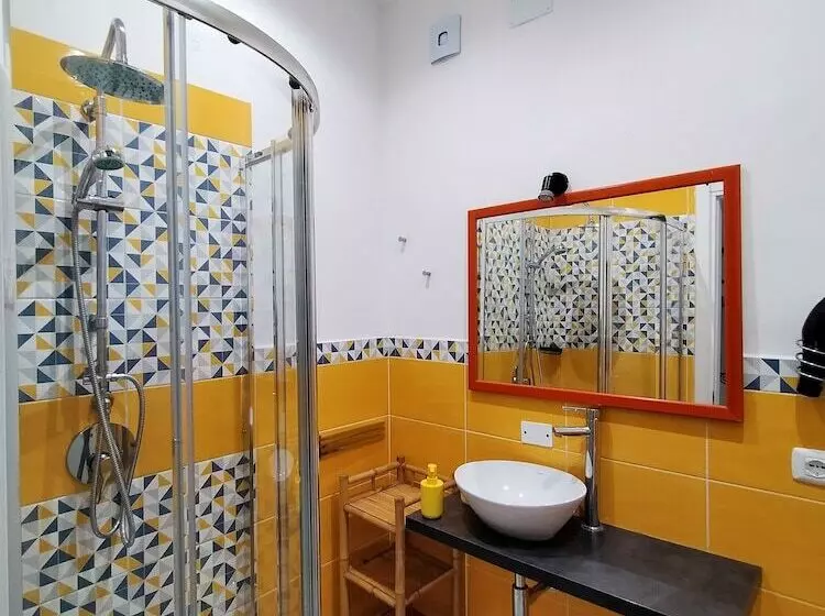 پانسیون Lanzies Guesthouse