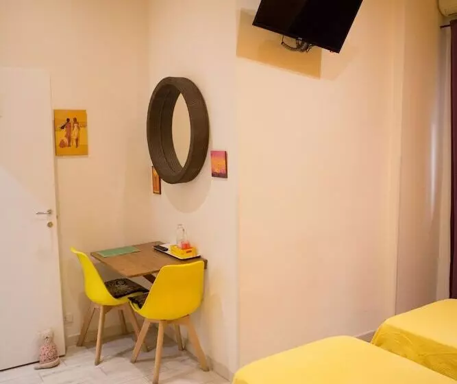 پانسیون Lanzies Guesthouse