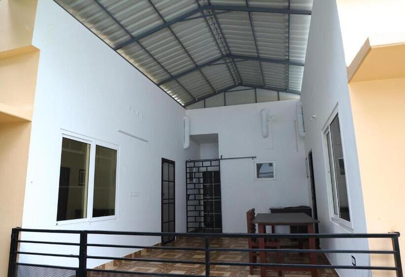 فندق صغير Back Packers Cochin Villa