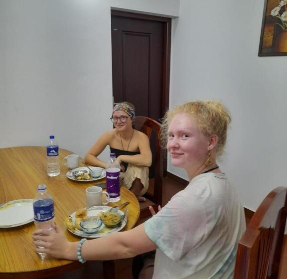 فندق صغير Back Packers Cochin Villa
