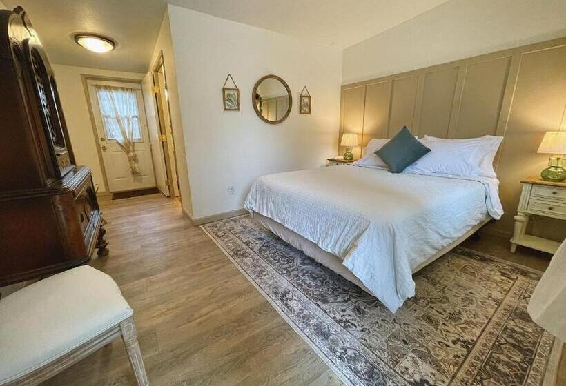 旅馆 Emerald Valley Inn