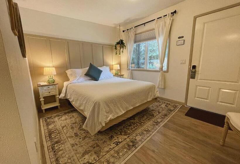 旅馆 Emerald Valley Inn