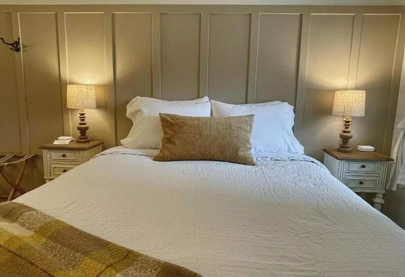 Retkeilymaja Emerald Valley Inn