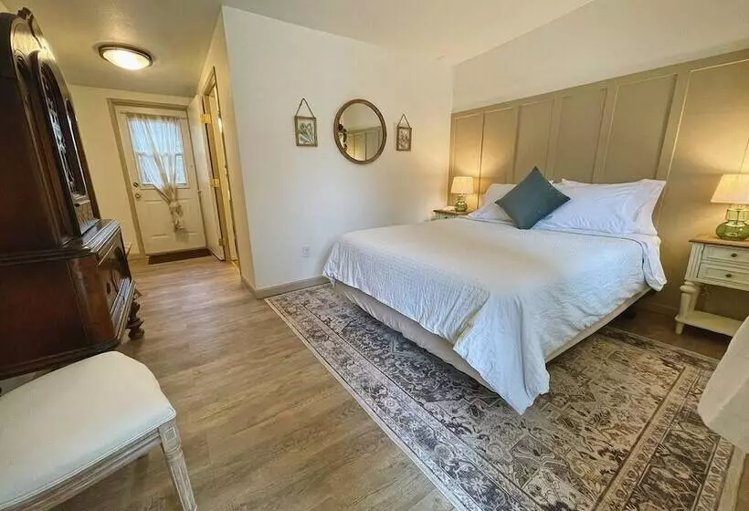 Retkeilymaja Emerald Valley Inn