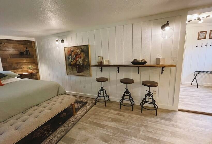 旅馆 Emerald Valley Inn