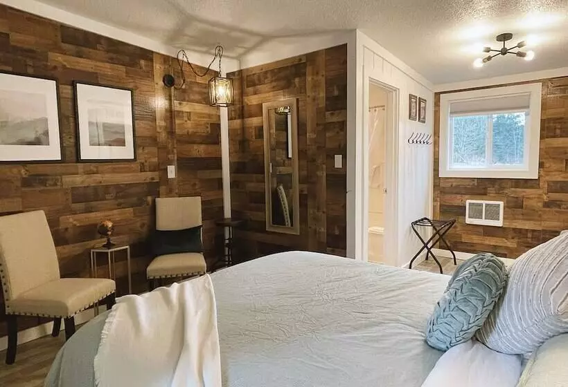 Retkeilymaja Emerald Valley Inn