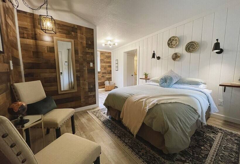 旅馆 Emerald Valley Inn