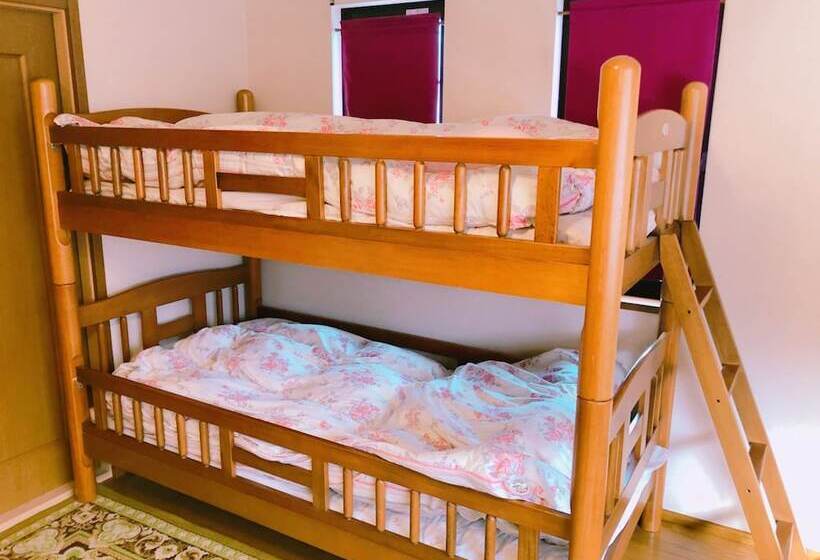 פנסיון Eins Iga