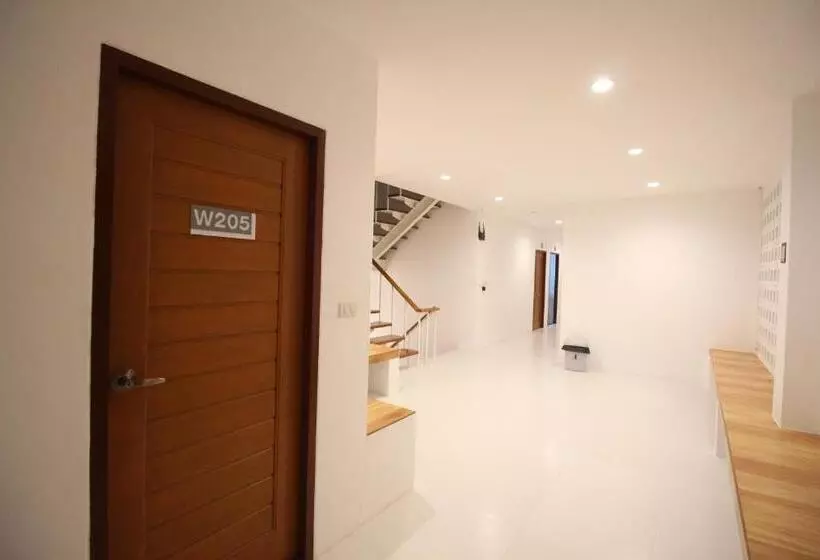 Wee Hostel