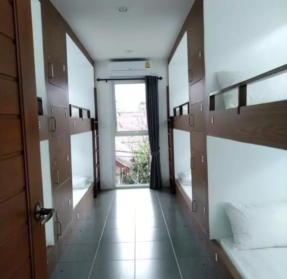 Wee Hostel