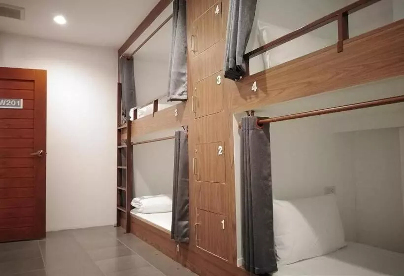 Wee Hostel