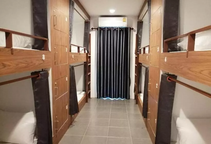 Wee Hostel