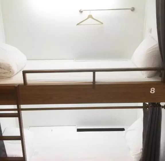 Wee Hostel
