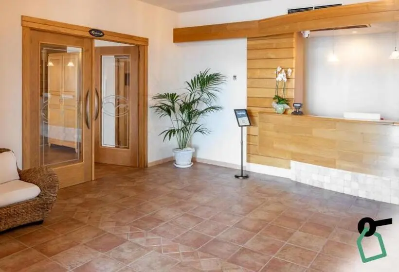 ホテル Hotiday Cala Gonone