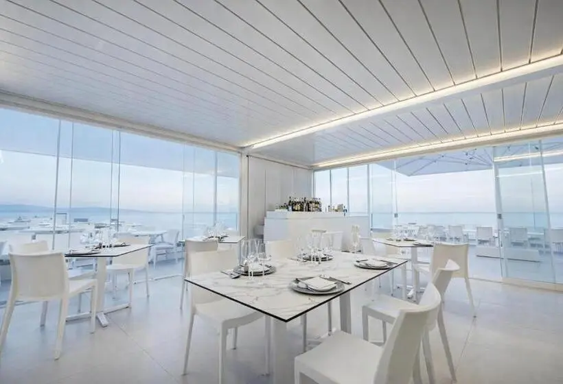 ホテル Hotiday Torre Pali Spiaggia