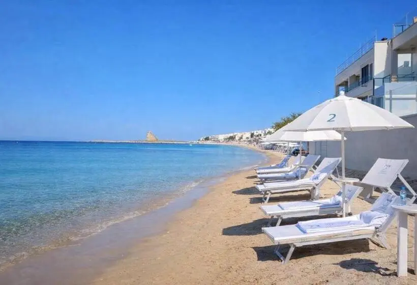 ホテル Hotiday Torre Pali Spiaggia