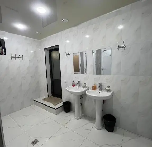 Hostel Mevazor