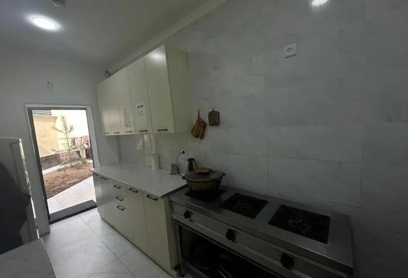 Hostel Mevazor