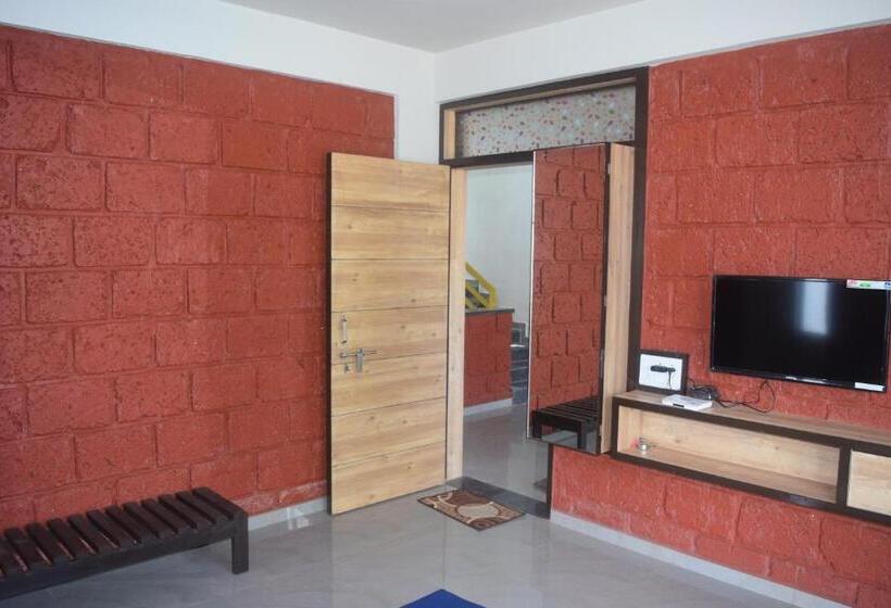 בית מלון כפרי Oasis Resort