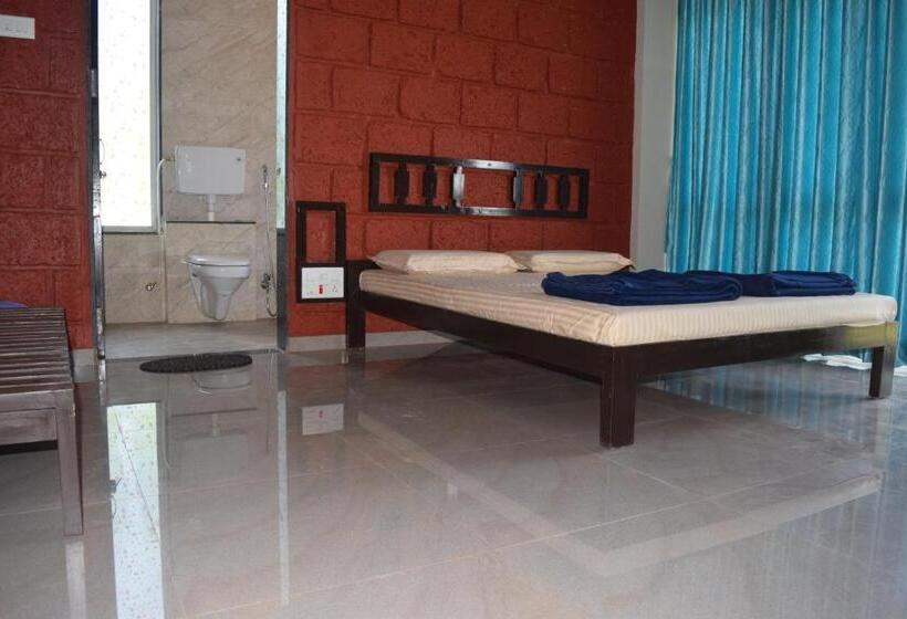 בית מלון כפרי Oasis Resort