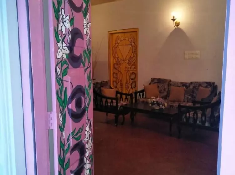 ペンション Lala Land Guest House And Camping Site