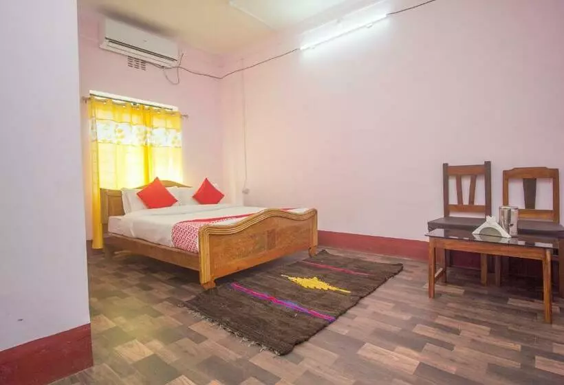ホテル Oyo 15721 Simrat