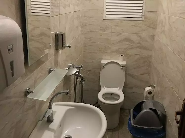 Saray Otel Pansi̇yon