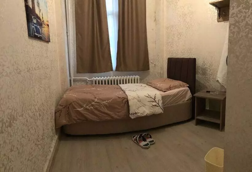 Saray Otel Pansi̇yon