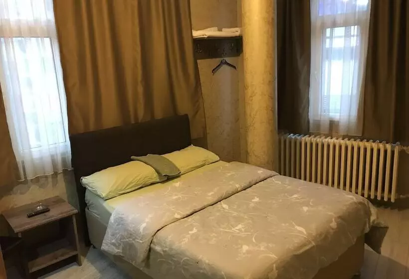 Saray Otel Pansi̇yon