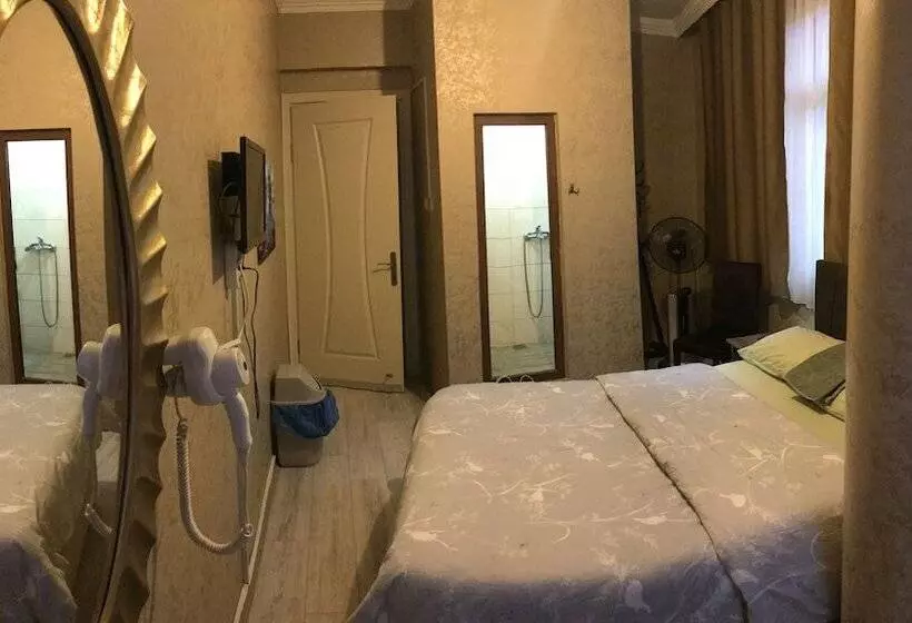 Saray Otel Pansi̇yon