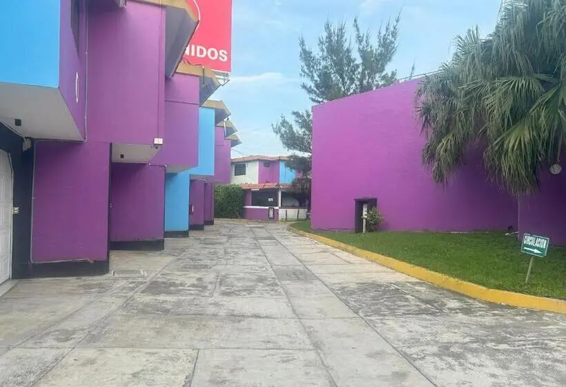 Auto Hotel El Cine