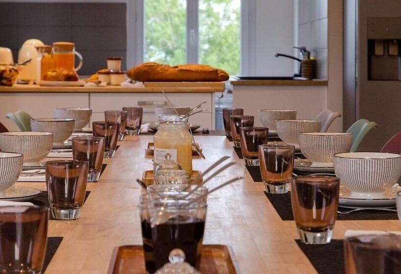 ベッドアンドブレックファースト Amodo Lodge