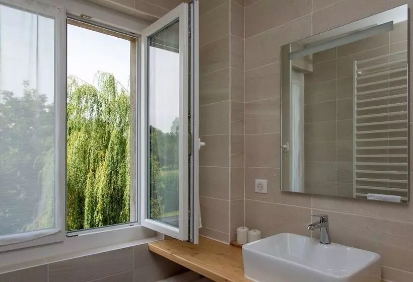 ベッドアンドブレックファースト Amodo Lodge