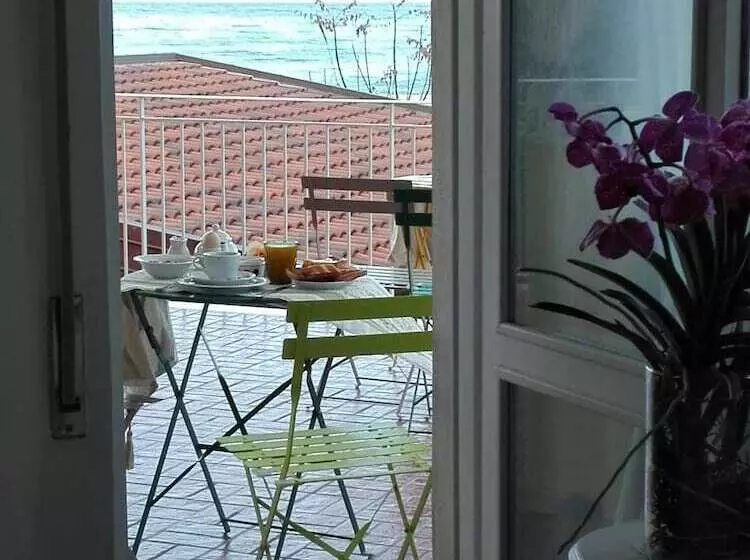 ベッドアンドブレックファースト La Foresteria Di Maestina