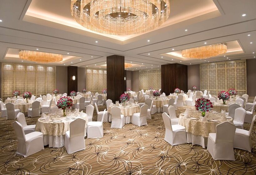 Отель Radisson Blu Gorakhpur