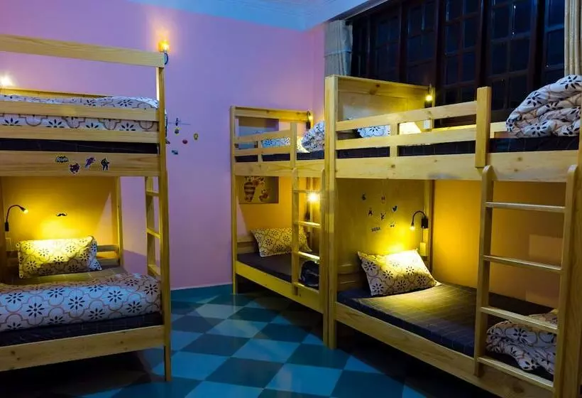 پانسیون Dora Hostel
