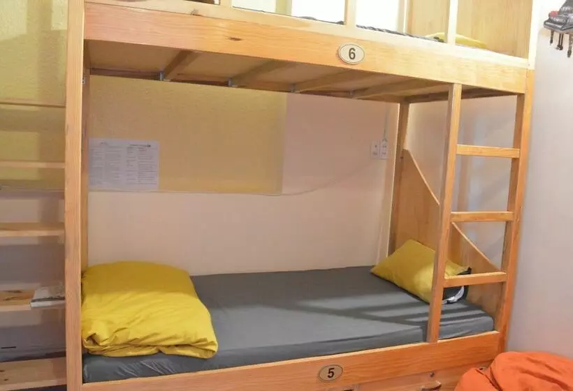 پانسیون Dora Hostel