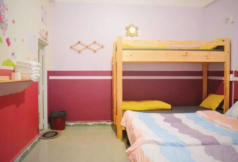 پانسیون Dora Hostel