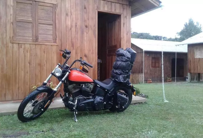 پانسیون Pousada Bica D água