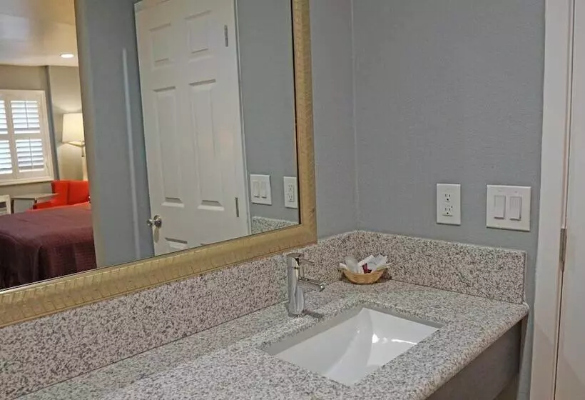 Del Mar Motel
