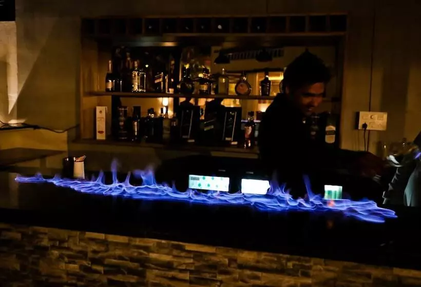 ホテル Calux Grand Baga   Formerly Amara Grand