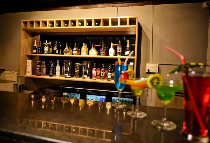 ホテル Calux Grand Baga   Formerly Amara Grand