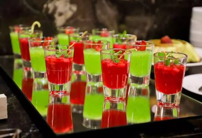 ホテル Calux Grand Baga   Formerly Amara Grand