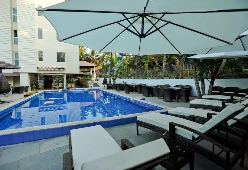 ホテル Calux Grand Baga   Formerly Amara Grand