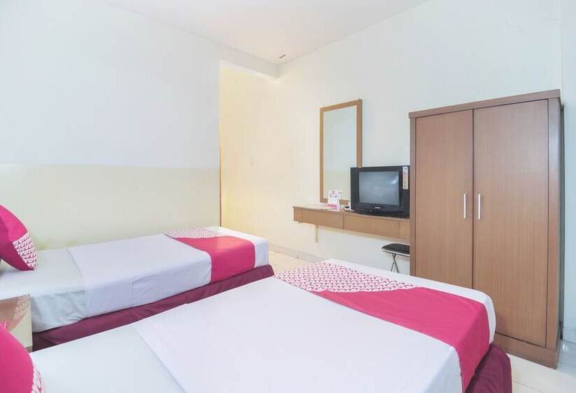 בית מלון כפרי Capital O 1511 Galaxy Inn