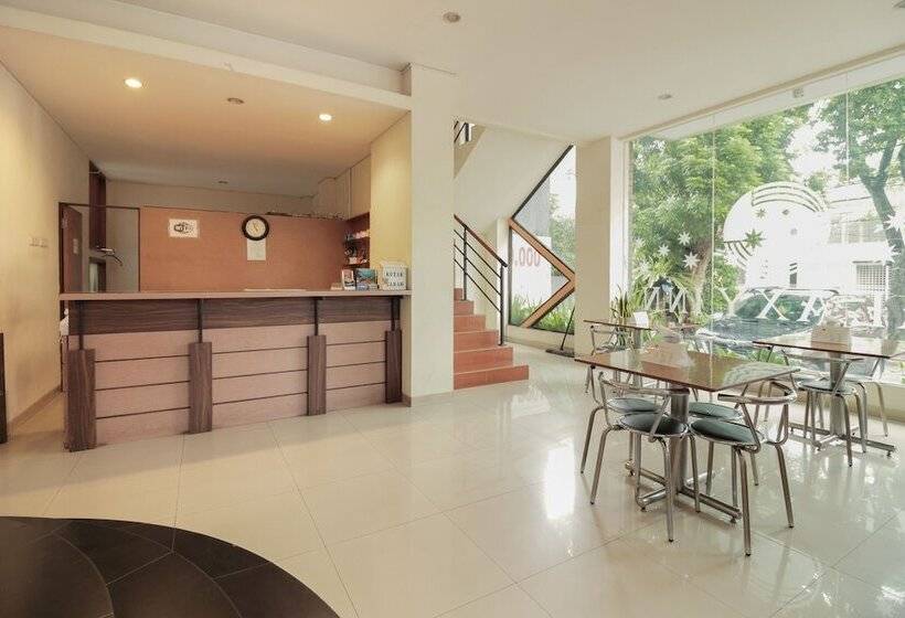 בית מלון כפרי Capital O 1511 Galaxy Inn