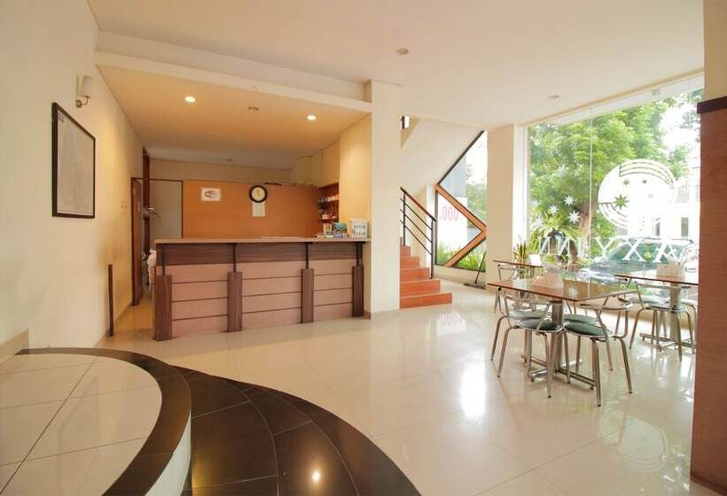 בית מלון כפרי Capital O 1511 Galaxy Inn